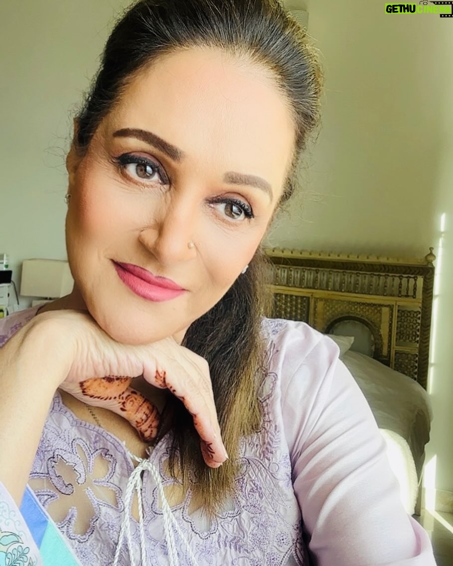 Bushra Ansari - 0.9K Likes - Khwab mart nahin.