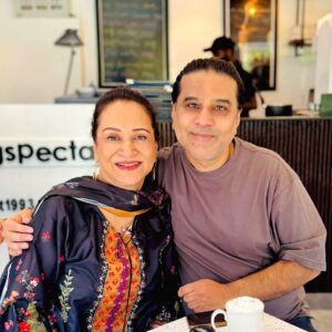 Bushra Ansari Instagram - A fabulous morning brunch with @ansari.bushra what a pleasant surprise bushra apa !!! love u 🥰 Thank u @sobiasofficial for an amazing afternoon #asimyartiwana #bushraansari