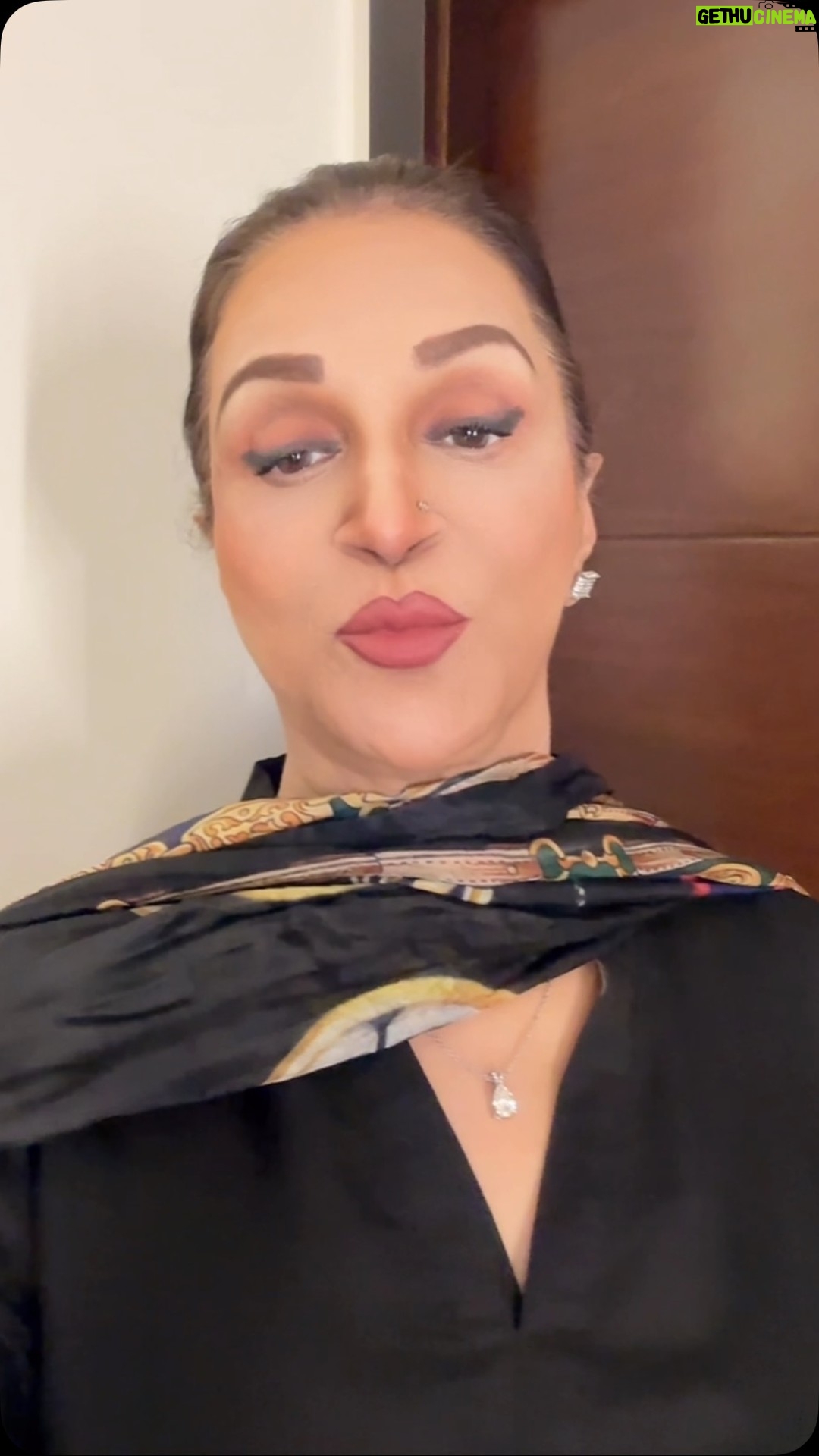Bushra Ansari - 1.2K Likes - Apnay to Phir apny hain . we love our sisters and brothers in Bangla desh . . ..Best wishes with love. .