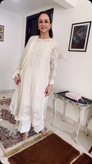 Bushra Ansari Instagram - Marketing@iznikfashions.com