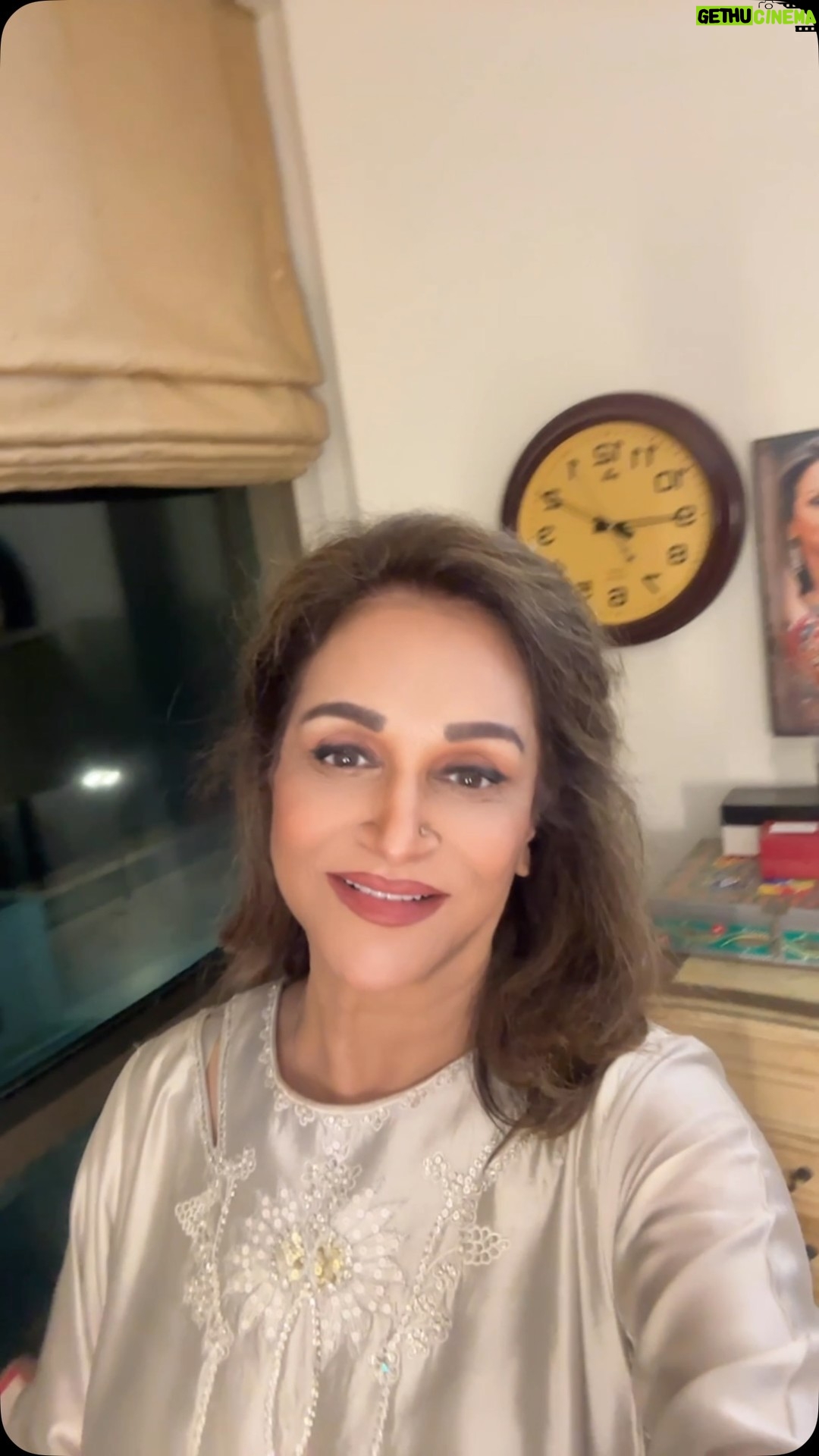 Bushra Ansari - 1K Likes - Waqt to lagta hay. !!