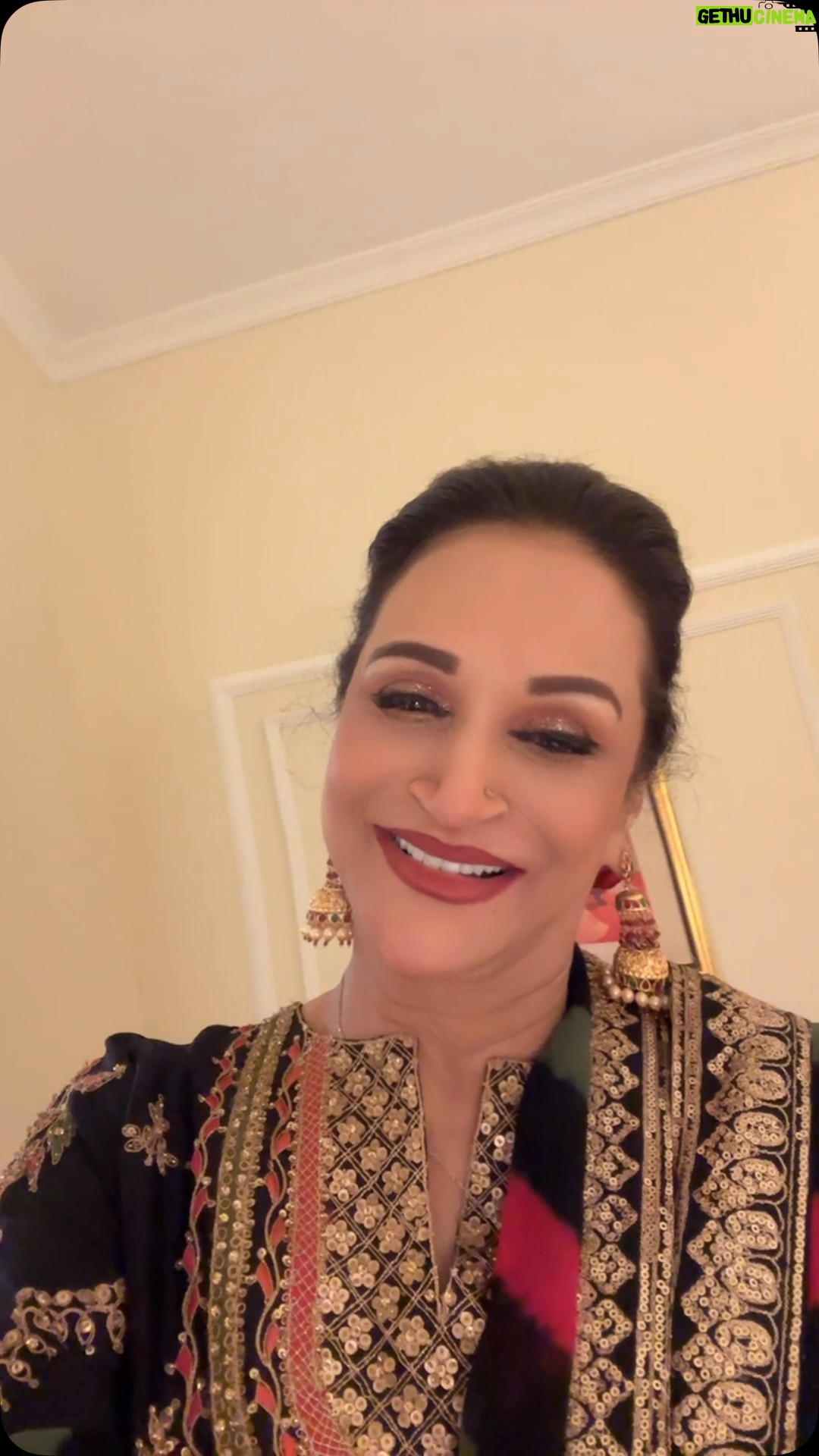 Bushra Ansari - 0.9K Likes - Piara music !!