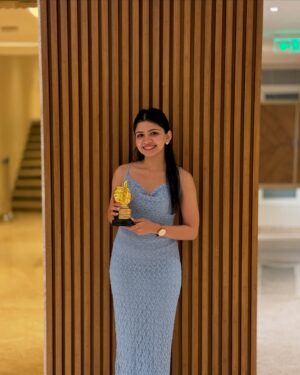 CA Sakchi Jain Instagram - I started this journey in October 2023 with no plans for awards—just a passion for making finance simple and accessible. And today, holding this award feels surreal.

To my incredible team—this wouldn’t have been possible without you @newnarrativemedia @harshhhdesai @parulpparmar  @cloutpocketaces✨ 

And to you—my amazing community. Every video I create, every insight I share, it’s all because of you. Your support, your engagement, and your belief in this mission have brought us here. This award isn’t just mine—it’s ours ❤️

This award is a milestone, but the real achievement is the impact we’re creating together. And this is just the beginning 🫶🏻

A huge thank you to @exchange4media  @officiallyimpactful for this recognition!

[finance content creator, financial education, personal finance, financial literacy, finance for everyone, making money simple, CA Sakchi Jain]

#financecreator #financialliteracy #personalfinance #financialeducation #moneytips #casakchijain