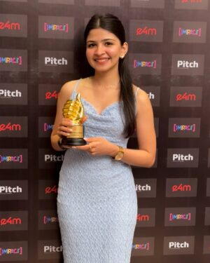 CA Sakchi Jain Instagram - I started this journey in October 2023 with no plans for awards—just a passion for making finance simple and accessible. And today, holding this award feels surreal.

To my incredible team—this wouldn’t have been possible without you @newnarrativemedia @harshhhdesai @parulpparmar  @cloutpocketaces✨ 

And to you—my amazing community. Every video I create, every insight I share, it’s all because of you. Your support, your engagement, and your belief in this mission have brought us here. This award isn’t just mine—it’s ours ❤️

This award is a milestone, but the real achievement is the impact we’re creating together. And this is just the beginning 🫶🏻

A huge thank you to @exchange4media  @officiallyimpactful for this recognition!

[finance content creator, financial education, personal finance, financial literacy, finance for everyone, making money simple, CA Sakchi Jain]

#financecreator #financialliteracy #personalfinance #financialeducation #moneytips #casakchijain