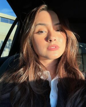 Caitlin Halderman Instagram - golden hour did its thing🤍
