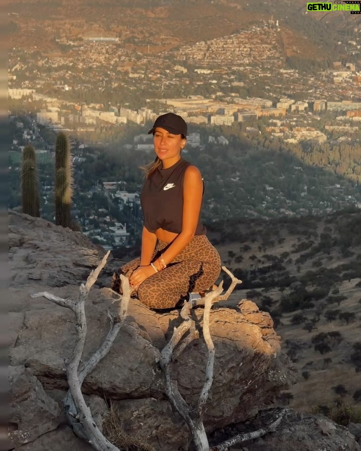 Camila Andrade - 13.1K Likes - Volvimos a uno de mis objetivos el 2025
Cerrito time💪🏻, pero ahora con mi @fcokaminski ❤️😘