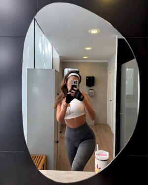Camila Andrade Instagram - La vdd que si tuviera que escoger mi momento más favorito diría que el último 🤭🤭🤭