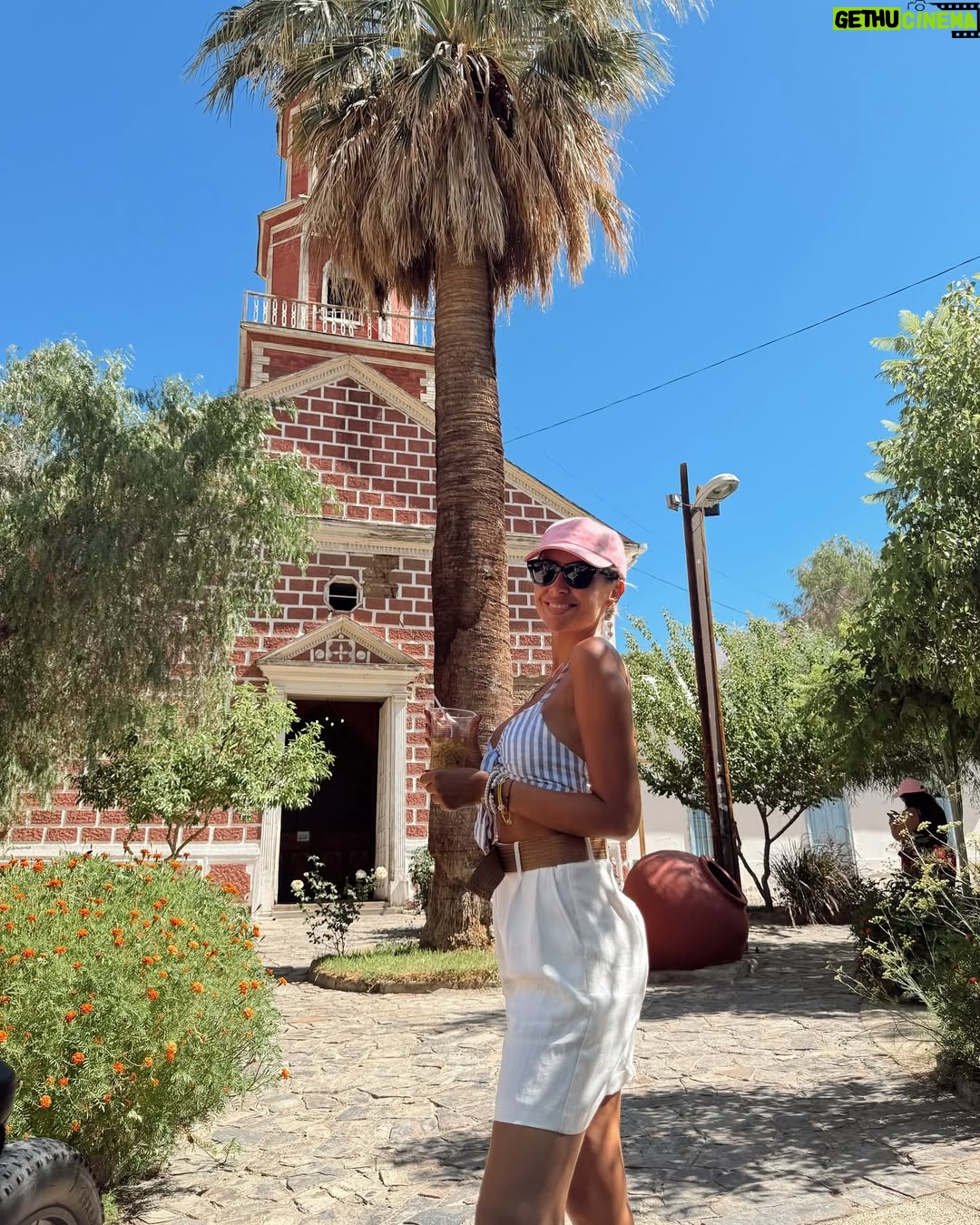 Camila Andrade - 19.7K Likes - Amo amo amo este viaje ☀️🫶🏻
Que no se termine nunca!!!