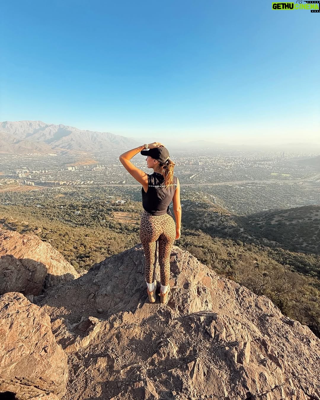 Camila Andrade - 13.1K Likes - Volvimos a uno de mis objetivos el 2025
Cerrito time💪🏻, pero ahora con mi @fcokaminski ❤️😘