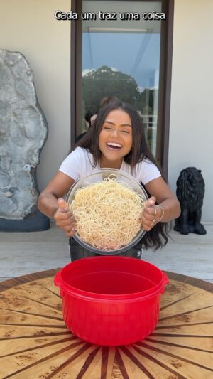 Camila Loures Instagram - A TREND PERFEITA EXISTE 🍝😋