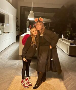 Camila Raznovich Instagram - Officially a teenager…. Auguri amore mio❤️ #sole #13 #mysunshine
