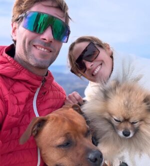 Camille Lou Instagram - Joyeux toi ☀️❤️ Soleil de ma vie. T’es le best, le plus déterminé, doux, courageux, le meilleur de nous deux sur fortnite, de nous deux tout court. Je voudrais t’offrir la sérénité, la certitude d’un monde aussi doux et bienveillant que toi, une vie sans inquiétude. Quoi que, t’es jamais très inquiet toi, d’ailleurs merci pour ça, tu fais un bien fou. En fait, c’est ton anniversaire, mais c’est moi la plus chanceuse aujourd’hui, parce que c’est un jour de plus auprès de toi.
Je t’aime @romainlaulhe 

Joyeux anniversaire à mon Milanou, mon filleul, qui ne verra absolument pas ce message parce qu’il est trop jeune pour Instagram, ce qui ne l’empêche pas d’être meilleur que moi sur fortnite aussi. 
Un autre soleil de ma vie que j’aime énormément 🫶🏻
