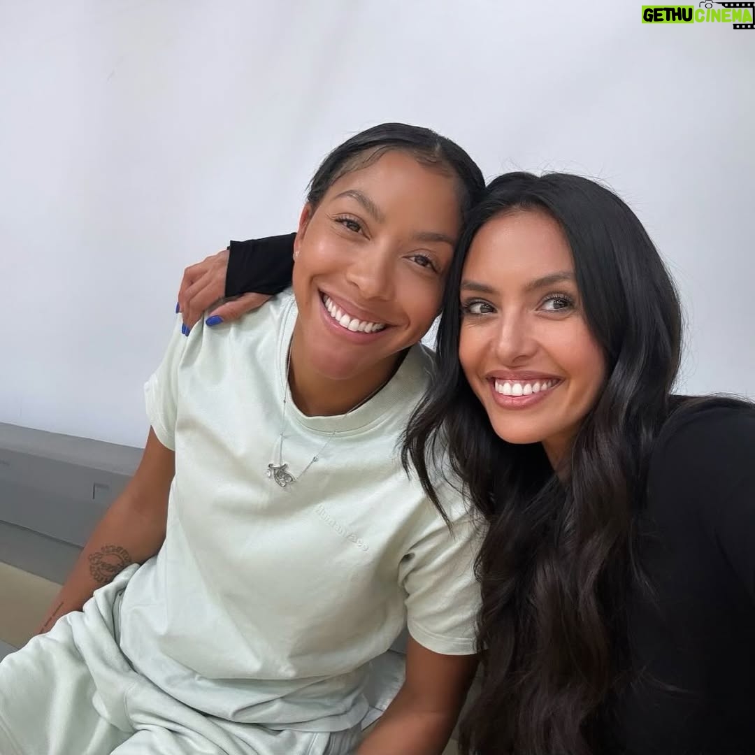 Candace Parker - 61.6K Likes - Annual tradition continued! Happy International Women’s Day!!! I don’t care if you are my blood, former Prez, best shooter ever, an ally…..this is our day 😂😂😂😂 (@sydneyleroux put me on to this and I think it’s hilarious sooo for those that don’t kick rocks and learn to take a joke)🫠🤭