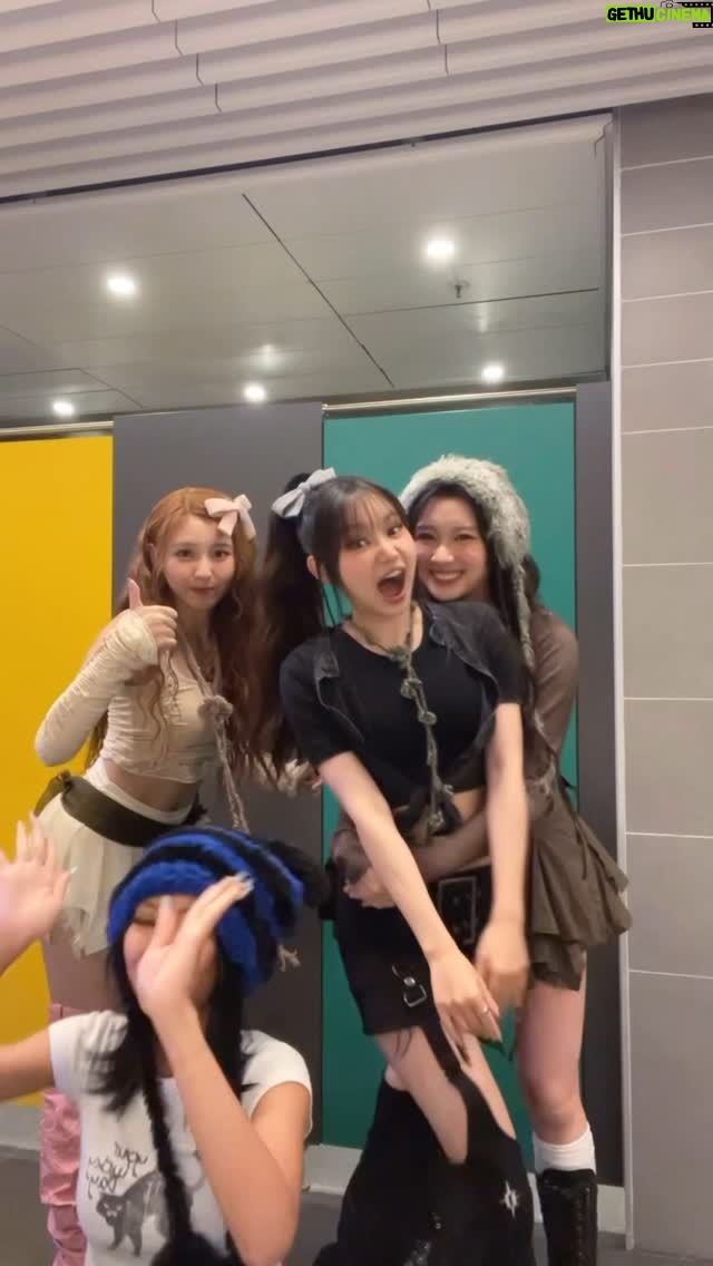 Candy Wong Ka Ching - 24.5K Likes - 嘿嘿💓💓最早學左嘅2位朋友 1個天資聰穎嘅朋友👼🏻💗
finally~
#我愛你不愛你 ~ #WaitASecond #dancechallenge