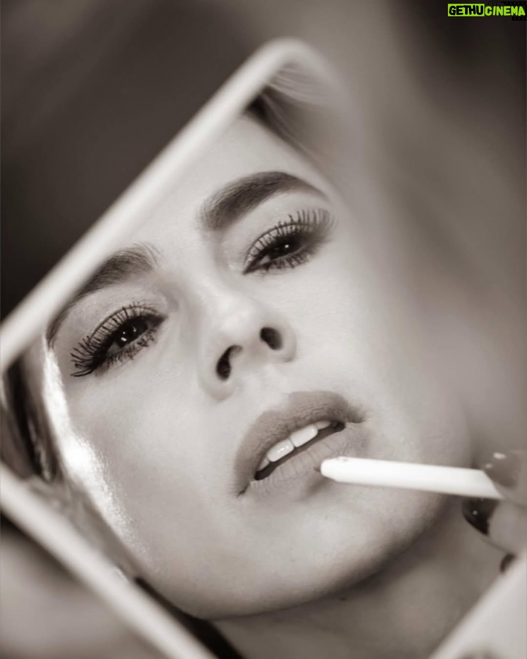 Carla Giraldo - 27.6K Likes - Congelados todos
Fotos @oko.lg @laura_gomezr
Makeup @oscartsanchez @vanelopemkp @soyvinti @la_nielamakeup
Stilyst @andresyepesd @mjabisambra @natumile
@revelloficial
@bruna_lingerie
Joyas @esmeraldas_de_colombia