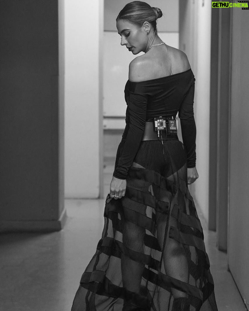 Carla Giraldo - 35.9K Likes - No siempre me pinto la boca de Rojo! ā¤ļø
Fotos @cabadangel
Joyas @gemsaria @esmeraldas_de_colombia
Look. @angelkujaban @inthebodies @ruedo_____