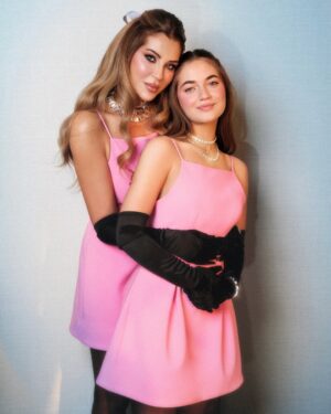 Carla Haddad Instagram - My heart, walking outside my body. 💗
Happy Mother’s Day 💫

#CarlaHaddad #MotherDay #MotherDaughter