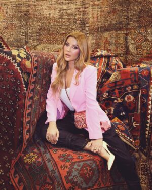 Carla Haddad Instagram - Glowing with the flow 💫

#CarlaHaddad
