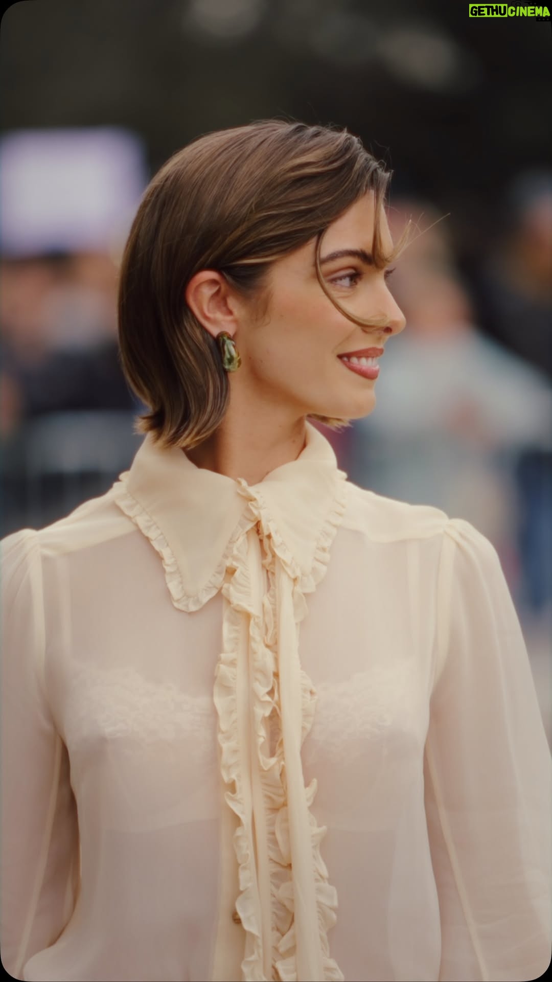 Carmel Rose - 13.9K Likes - And just like that, this fashion season is over. Au revoir Paris.. until we meet again x 

Video captured @byfabvideo at @zimmermann