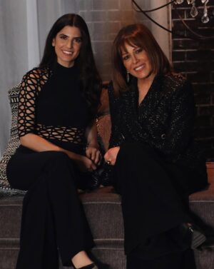 Carmen Bsaibes Instagram - برنامج بصراحة مع على @mbc1 
مع @taklachamounofficial ❤️ 

الأحد الساعة ٩ توقيت بيروت والقاهرة
والساعة ١٠ ksa 

Styled by @cedrichaddad

Dressed by @davidkomalondon @maisonbmore 
Makeup by @coletteiskandar 
Hair by @michelzeytoun