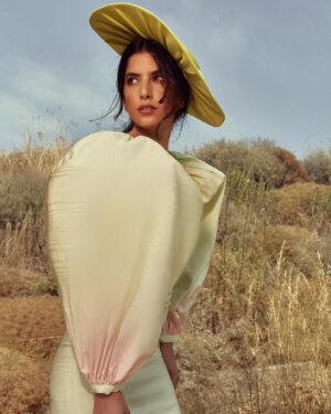 Carmen Bsaibes Instagram - More from my cover story with @hayamagazine

Photography @elsnland 
Art direction @farahland @sima.maalouf 
Styling @jessicabounni 
Makeup @faceplacebeirut 
Hair @georgesmattarofficial

Interview in bio @toniinaa