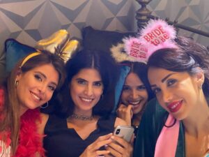 Carmen Bsaibes Instagram - The end... 
We worked with love and received so much love in return! 
Thanks to everyone who watched us, loved us, laughed with us and cried with us!
We are overwhelmed with all the messages, love and support we received from you. We love you and are happy we entertained you in these difficult days ❤️

النهاية...
اشتغلنا بحب واجانا حب ودعم كتير بالمقابل. 
مرسي لكل الناس اللي حضرونا وحبونا وضحكوا معنا وبكيوا معنا! 
شكراً على كل تعليقاتكم وتفاعلكم معنا! انشالله نكون قدرنا نسليكم بهالايام الصعبة ❤️