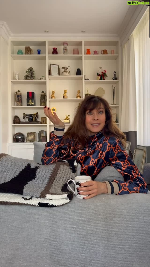 Carol Alt - 7K Likes - #teatime