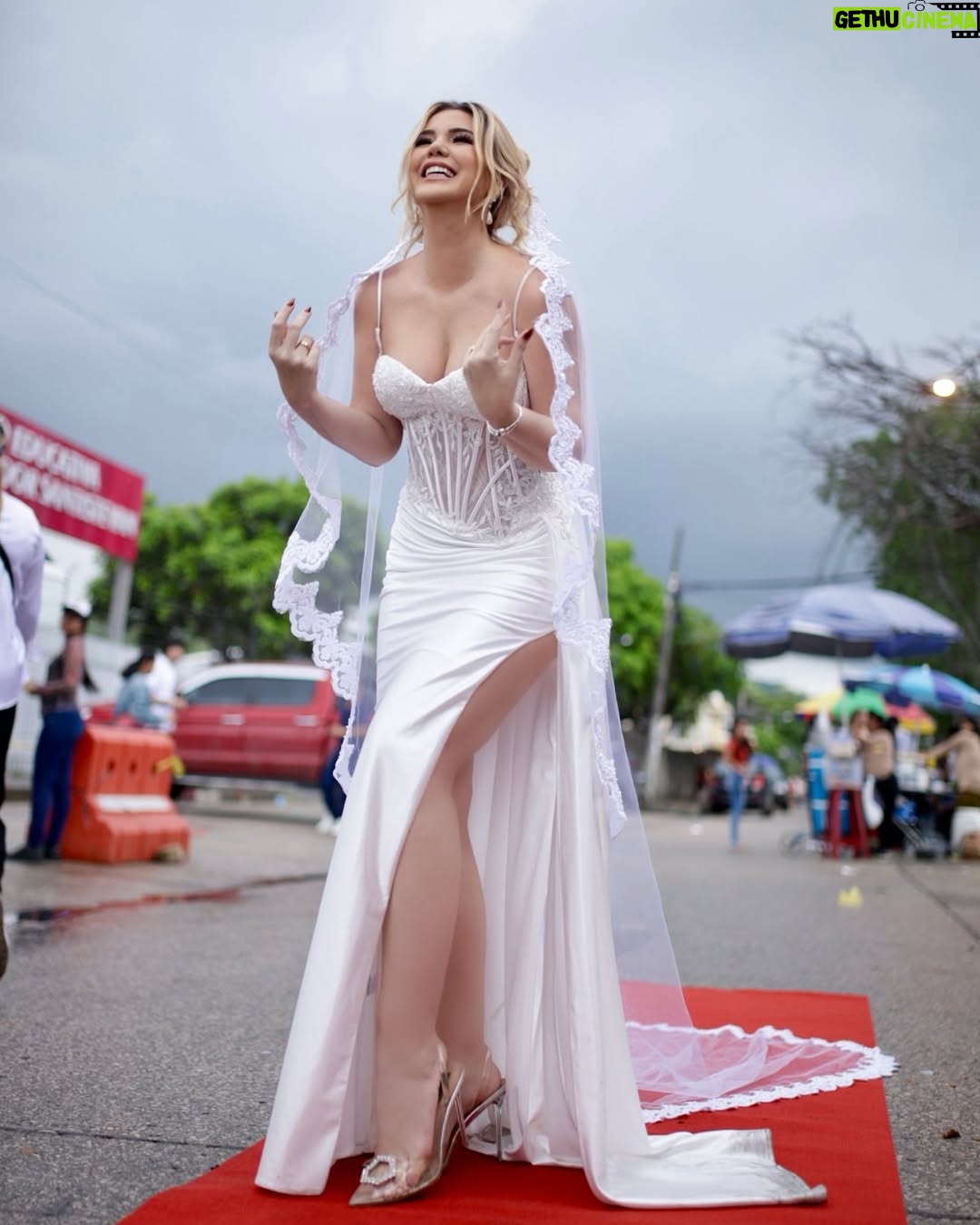 Carolina Jaume - 67.3K Likes - Quien no arriesga, no gana... 💍 Mi locura más cuerda 😍
.
.
.
Empezó el conteo regresivo
Makeup and hair @josevargastyle
Mi vestido 👰🏼♀️ @denisse_shinedresses
📸 @fotojangueo