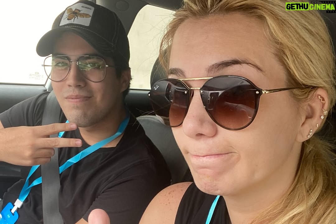 Carolina Jaume - 49.1K Likes - Querido Hijo @allanzenck
Hoy celebramos no solo tu cumpleaños, sino también la oportunidad de compartir momentos especiales juntos, de crear recuerdos inolvidables y de seguir construyendo esa hermosa relación que hemos formado a lo largo del tiempo.
Recuerda siempre que tienes un lugar especial en mi corazón, que estoy aquí para apoyarte, para escucharte y para acompañarte en cada paso que des. Tu felicidad es mi felicidad, y ver cómo creces y te desarrollas como persona me llena de orgullo y alegría. Te amo hijo @allanzenck