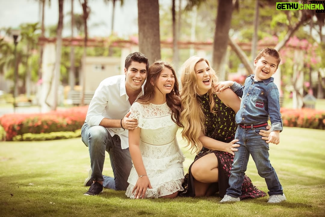 Carolina Jaume - 49.1K Likes - Querido Hijo @allanzenck
Hoy celebramos no solo tu cumpleaños, sino también la oportunidad de compartir momentos especiales juntos, de crear recuerdos inolvidables y de seguir construyendo esa hermosa relación que hemos formado a lo largo del tiempo.
Recuerda siempre que tienes un lugar especial en mi corazón, que estoy aquí para apoyarte, para escucharte y para acompañarte en cada paso que des. Tu felicidad es mi felicidad, y ver cómo creces y te desarrollas como persona me llena de orgullo y alegría. Te amo hijo @allanzenck