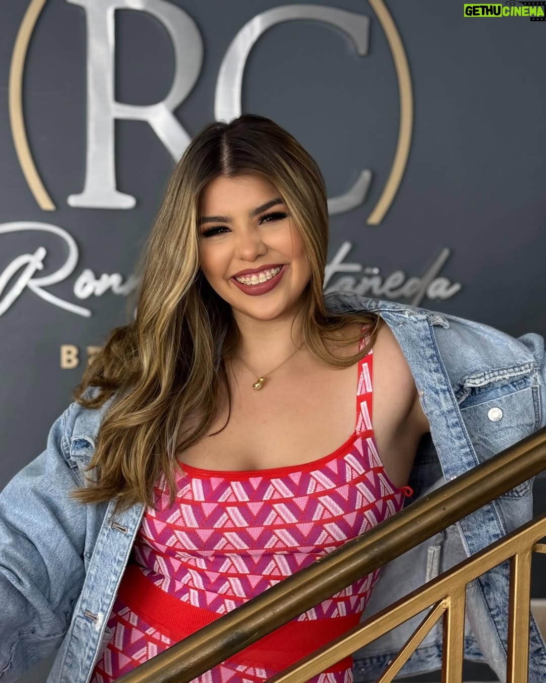 Carolina Jaume - 84.9K Likes - Coraje, sacrificio, determinación, compromiso, dureza, corazón, talento, agallas. De eso está hecha @rafaellapimenteljaume te amo y estoy orgullosa de ti 🫀
.
.
.
Gracias bebé @ronnycastanedaoficial por dejarnos regias te amamos