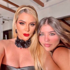 Carolina Jaume Instagram - Hiciste mi vida más completa @rafaellapimenteljaume gracias por ser mi compañera te amo 😘
.
.
.
Makeup @jinsonpinedaoficial_ 
Hair @hectoralvarado__