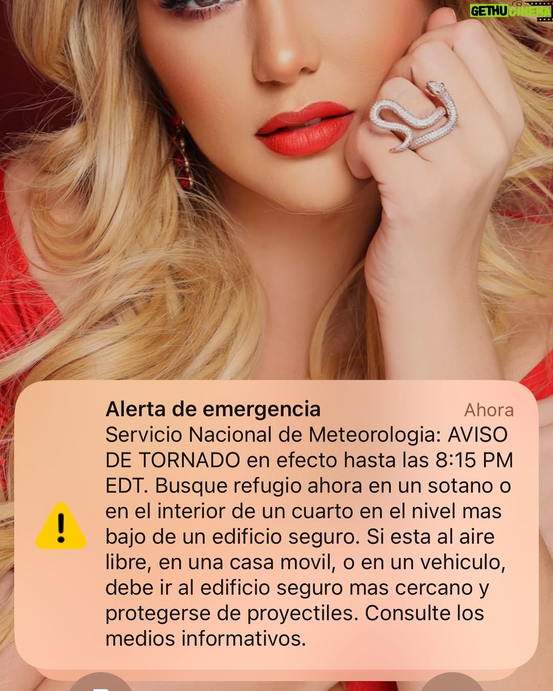 Carolina Jaume - 32.8K Likes - Sonríe que la vida pasa volando ❤️
1. Nunca dejes de ser niña.
2. Tuve una operación exitosa no les había dicho pero tengo problemas renales y me hicieron una nefrolitotomía percutánea debido a un problema de cálculos renales. Me tuve que operar lejos de mi familia y el hospital es un lugar muy nostálgico. Aunque tuve el mejor enfermero ♌️
3. Un poco de diversión.
4. Estuve en un tornado (de locos).
5. PUERTO RICO 🇵🇷 ESTÁ CABRON.
6. Universal fun.
7. Me cansé de la típica foto jajaja así que me hice un video.
8. El carro que jamás tendré pero me di el lujo de treparme jajaja.
9. Breaking Bad.
10.La vida es como una montaña rusa, disfruta todo el trayecto. ♌️