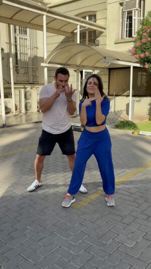 Carolina Varleta Instagram - Nuestros conductores de La Hora del Taco se sumaron al desafío para ser parte de @elfenomeno.cl . Este es el casting de @francesco_gazzella @varletazo. ¿Qué les parece?

Deja tus comentarios aquí.

La canción es un collab de @katteyes y @kiddvoodoo 🎤.