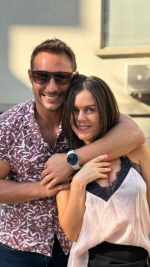 Carolina Varleta Instagram - Nos sumamos al trend de "X hombres como tú" de @franmaira___ y @loyaltty.cl. 

Más aún en este 14f, donde hay que aceptar que no siempre el amor funciona ❤️‍🩹.