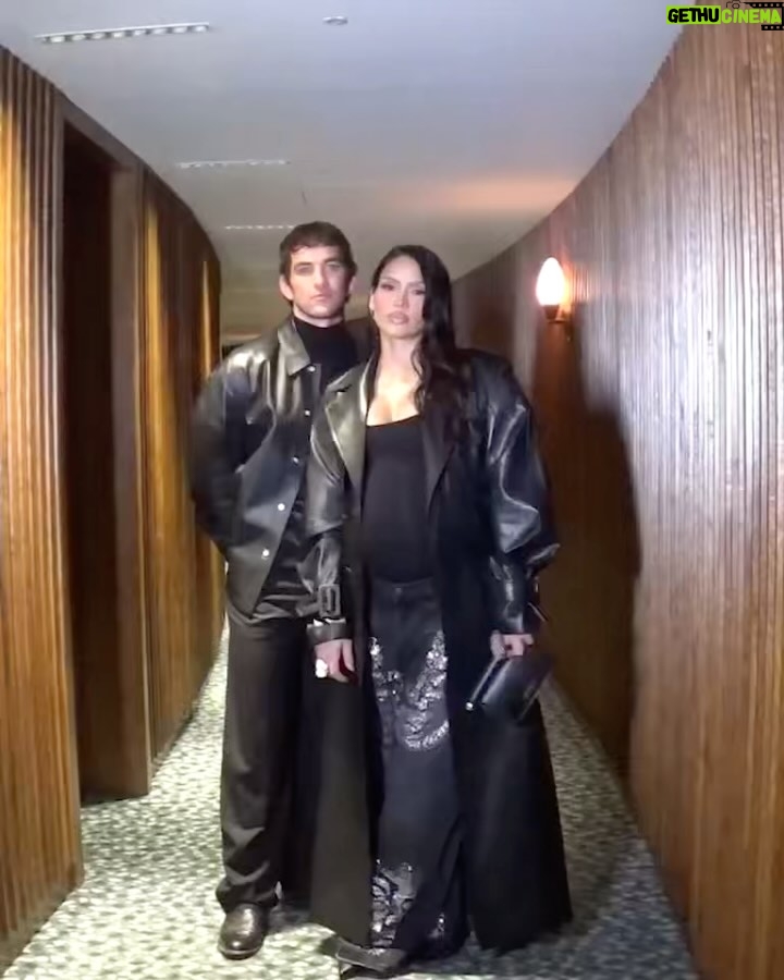 Cassie Ventura - 316.6K Likes - Date night at the @mobland_pplus UK Premiere

I love you @alexfine44 ♥️♥️♥️♥️

Makeup: @paintedbyesther 💕
Hair: @alankitrellll 🫶🏼