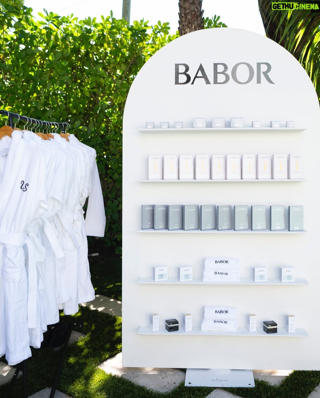 Catalina Maya - 3 Likes - Una mañana maravillosa para consentirnos y cuidar nuestra piel con @baborofficial al lado de mujeres increíbles, @chandacarroll gracias por tu conocimiento ✨🤍
@skep360 Wow! Por más invitaciones como esta 🤍