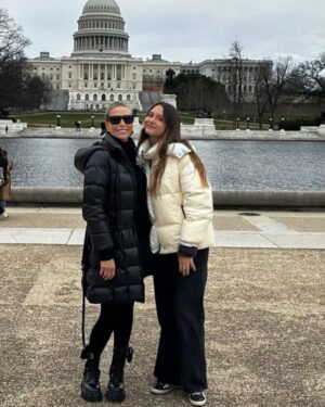 Catalina Maya Instagram - Hoy tengo mucho qué agradecerles a las mujeres de mi vida. Mujeres con fuerza, echadas para adelante que me inspiran todos los días.

Feliz día de la mujer a todas 🩷 Que no se nos olvide la fuerza que tenemos para tomar decisiones y sacar adelante todo lo que soñemos.