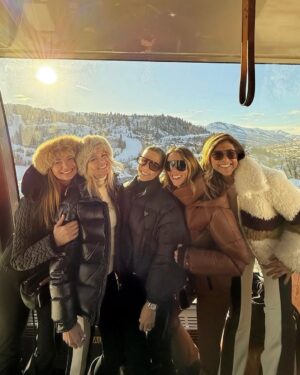 Catalina Maya Instagram - Hoy tengo mucho qué agradecerles a las mujeres de mi vida. Mujeres con fuerza, echadas para adelante que me inspiran todos los días.

Feliz día de la mujer a todas 🩷 Que no se nos olvide la fuerza que tenemos para tomar decisiones y sacar adelante todo lo que soñemos.