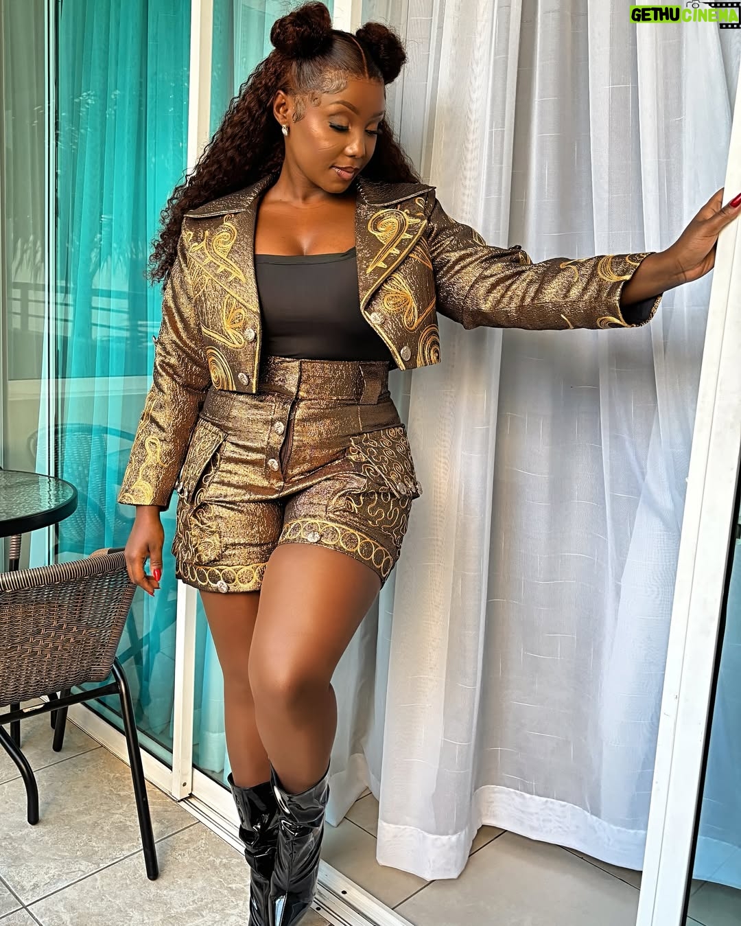 Catherine Kamau - 24.5K Likes - Always knew i was the Golden Child lol āØāŗļø
#BurnaInNairobi