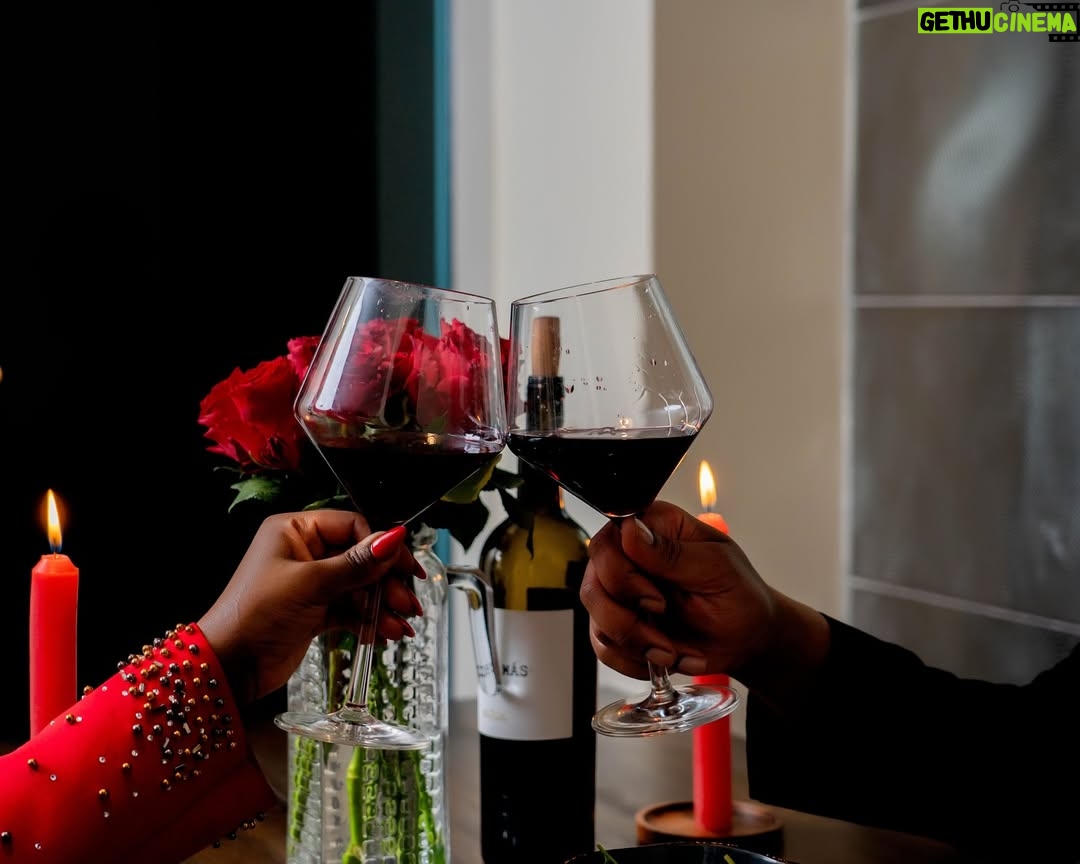 Catherine Kamau - 25.9K Likes - Sizzle your Love this Valentines with @farmerschoiceke šš½ā¤ļø š¹ . So, It was my turn to throw down a special meal for the chef . I think I did pretty well . Are you dining in or out this valentines ? Any special plans Donāt panic I have this special recipe with @farmerschoiceke in the next post . Video loading ā¦