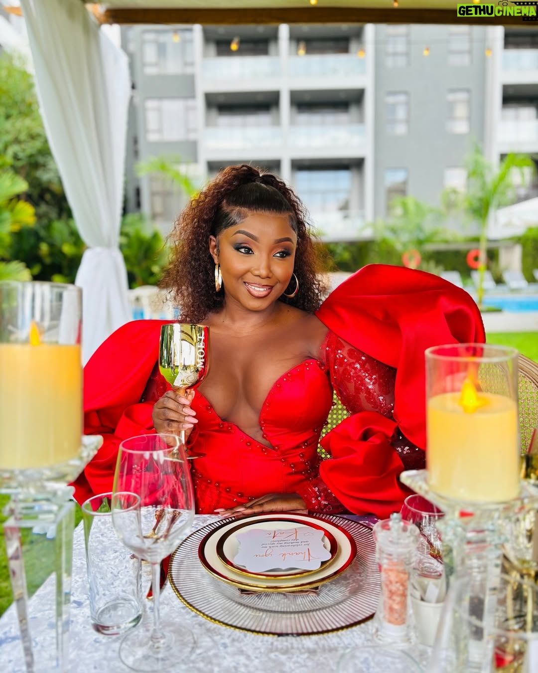 Catherine Kamau - 24.3K Likes - A special day ā¤ļøšš½š„
Making memories with @moet
#ToastWithMoet
@moetchandon
@africanelitepr
šš½ @sewtique_atelier