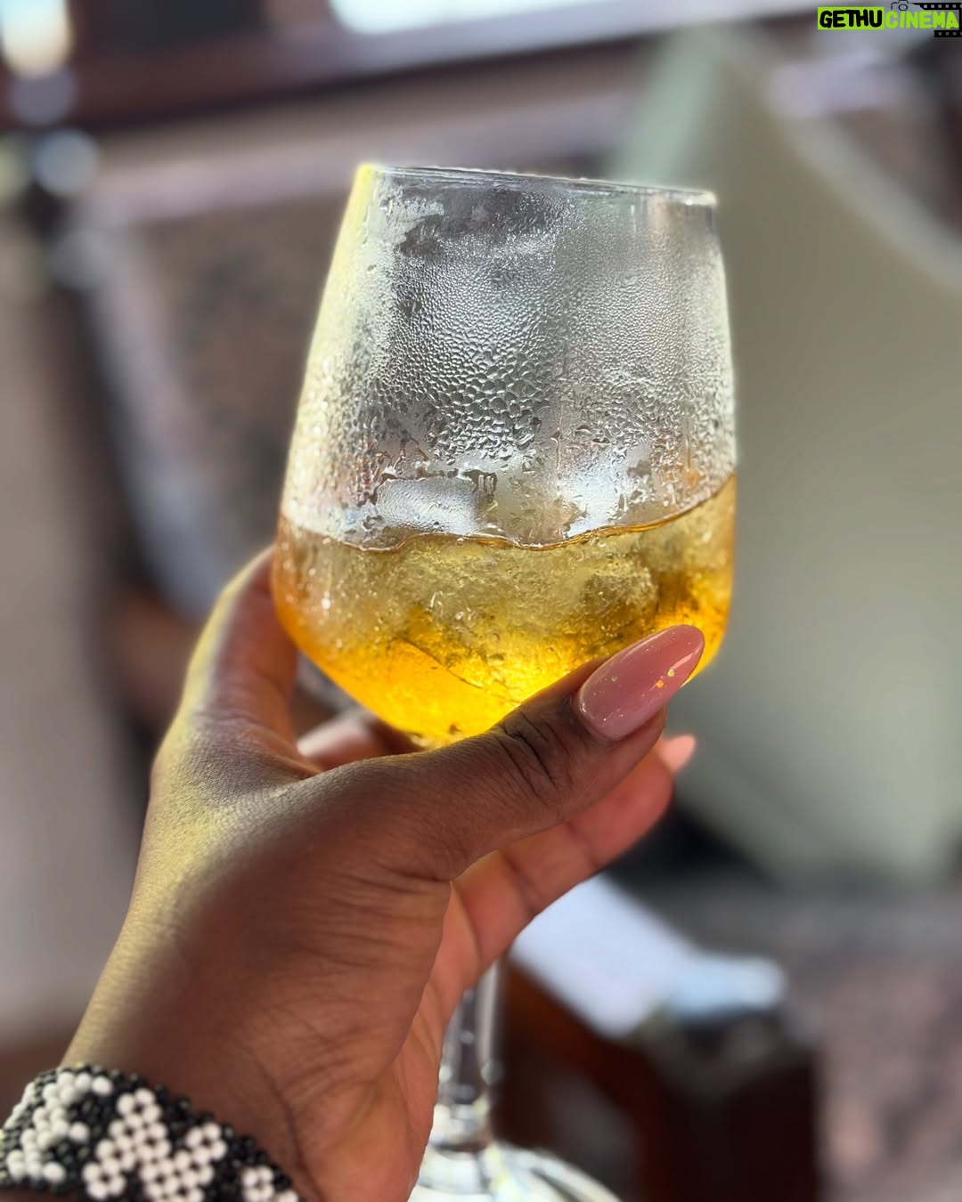 Catherine Kamau - 18K Likes - What a beautiful way to start the new year ā¦. I am surrounded with so much love , I can only give it back to the universe in equal measure and always will ⦠too blessed to fail šš½ā¦ Happy new year .š
First frame : Real Rich Auntys Only š
Pick a frame š
My outfit @kasha_fashions