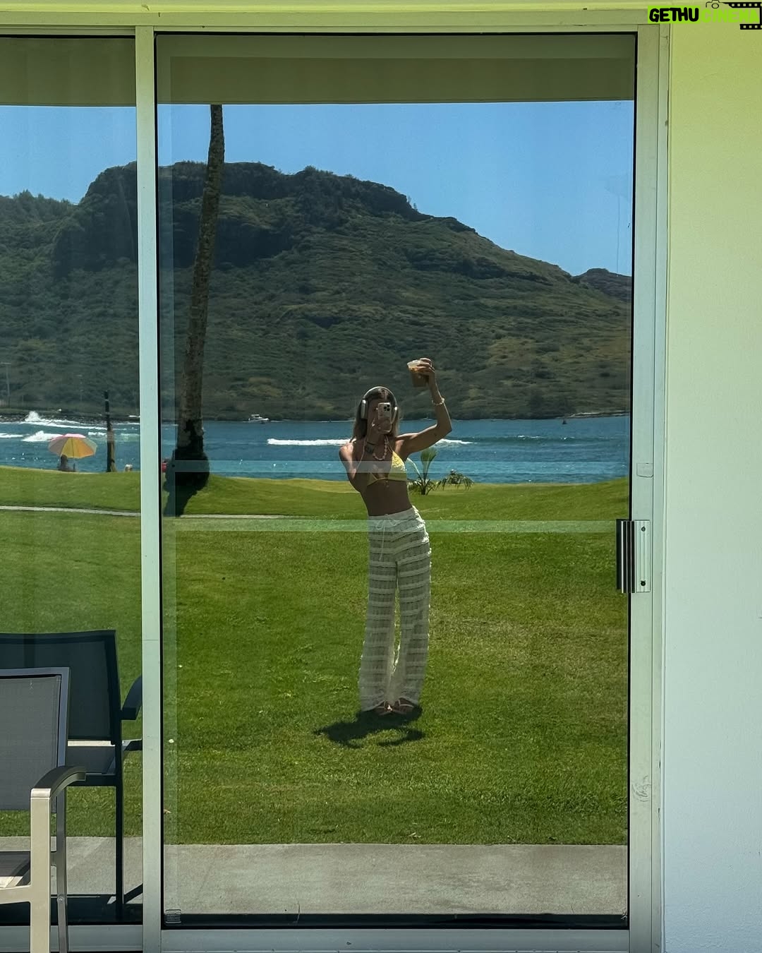 Catherine Paquin - 11K Likes - Fav album ever j’pense !! 🐢🐚🌞 pour l’une de mes fav destination, Mahalo Kauai ✨