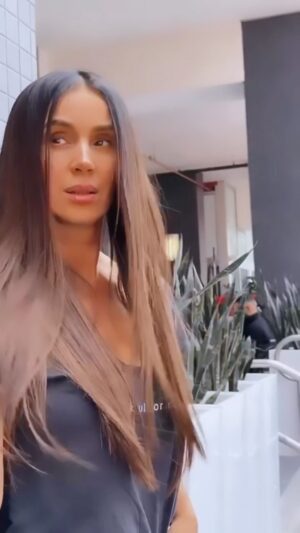 Catherine Siachoque Instagram - Como por arte de magia pelilarga! 😍 Largo o corto? Que prefieren???? @eguzmann es demasiado! #LaMentira 😈😁