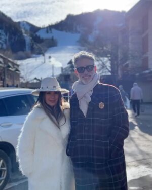 Catherine Siachoque Instagram - No sabía cual foto subir 😏así que aquí van todas😁, incluida la de @linois21 y el video que le hizo a Migue sobre su caída 😂 (porque sino no las subo nunca 🤪🤪🤪) #aspen

#couplegoals #aspen #colombia #love #amor #travel #ski #snowmass #offwhite #winter
