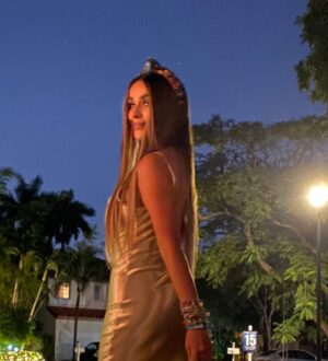 Catherine Siachoque Instagram - Y que anoche mi @soyvaroni por fin me tomo fotos para que no nos regañen los fans 🥰🥰🥰🥰El ya tiene varios Tips de María José y Carlos y ahora  me falta que Shannon y Valentina me den los tips a miiiiii 🤦🏻‍♀️😱🤦🏻‍♀️💖