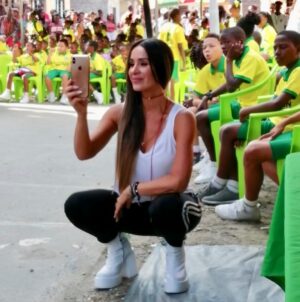 Catherine Siachoque Instagram - Gracias a la @fundacionyerrymina_  por permitirme compartir con ustedes este día tan espectaculaaaaaar... que gran labor tan Grande y que delicia  Guachené 💖💖💖💖 ahora soy más FAN de @yerrymina que antes 🥰🥰🥰🥰🥰. ➡️➡️➡️➡️ para ver más fotos #Repost @peopleenespanol
・・・
@catherinesiachoque no solo es excelente  actriz, también apoya con maestría  buenas causas como las de la fundación  @yerrymina. 👍🏽•📸:@latiniconos #siachoque #yerrymina #seleccioncolombia