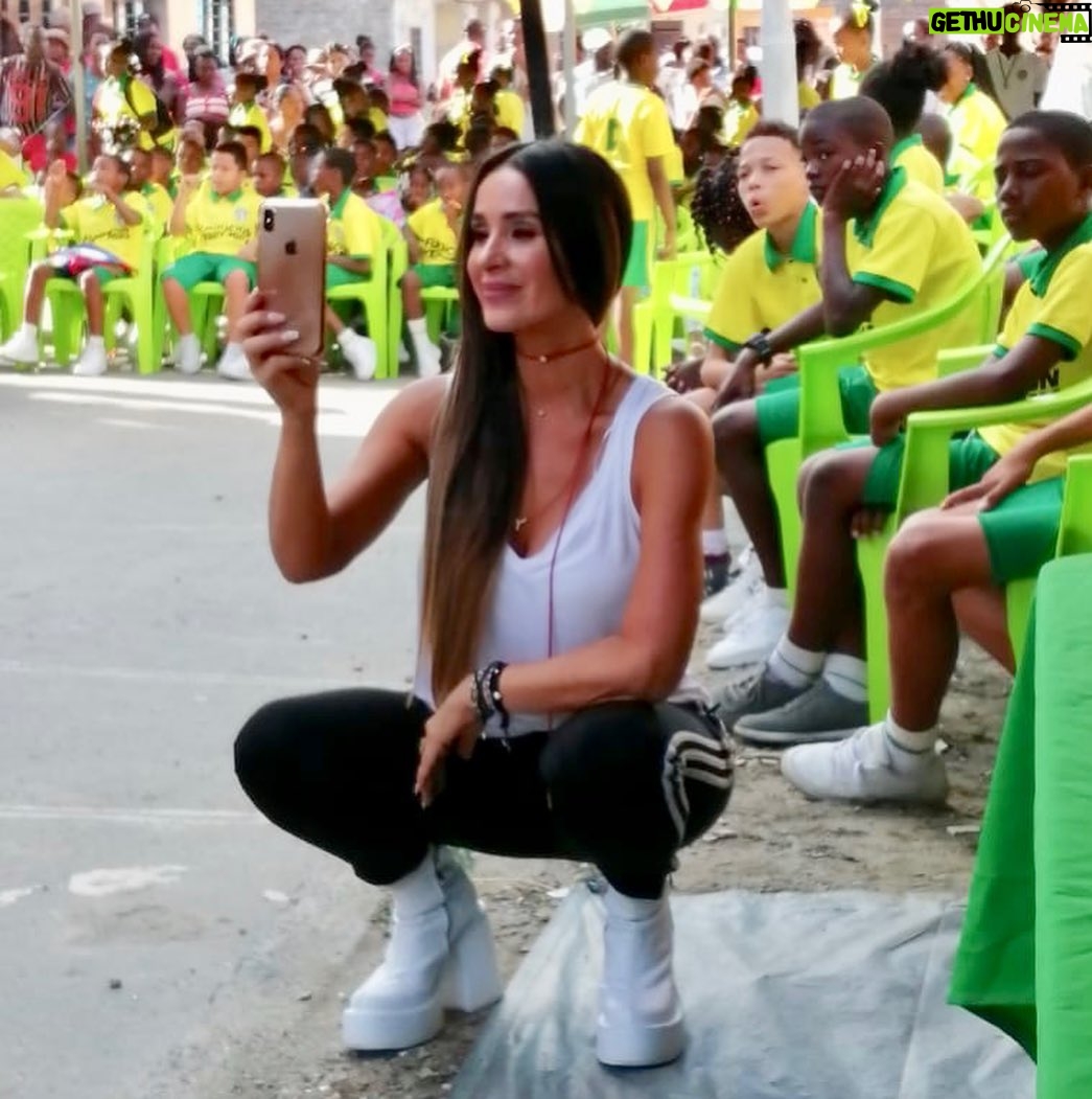 Catherine Siachoque - 110.6K Likes - Gracias a la @fundacionyerrymina_  por permitirme compartir con ustedes este día tan espectaculaaaaaar... que gran labor tan Grande y que delicia  Guachené 💖💖💖💖 ahora soy más FAN de @yerrymina que antes 🥰🥰🥰🥰🥰. ➡️➡️➡️➡️ para ver más fotos #Repost @peopleenespanol
・・・
@catherinesiachoque no solo es excelente  actriz, también apoya con maestría  buenas causas como las de la fundación  @yerrymina. 👍🏽•📸:@latiniconos #siachoque #yerrymina #seleccioncolombia