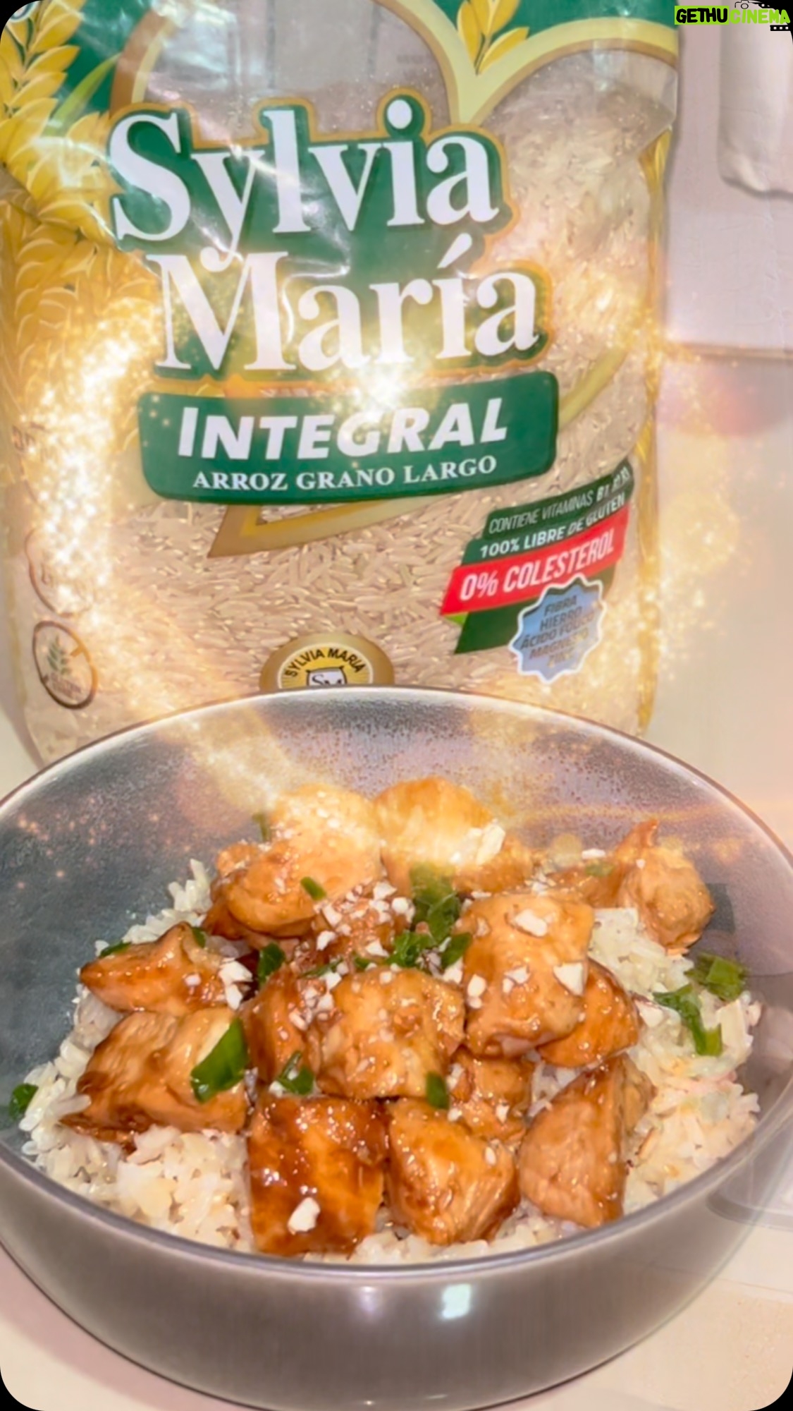 Cecilia Cascante - 257 Likes - Aquí les dejo esta forma fácil y rica para que tu arroz integral @arrozsylviamaria te quede graneado 🤗
Linda semana ✨